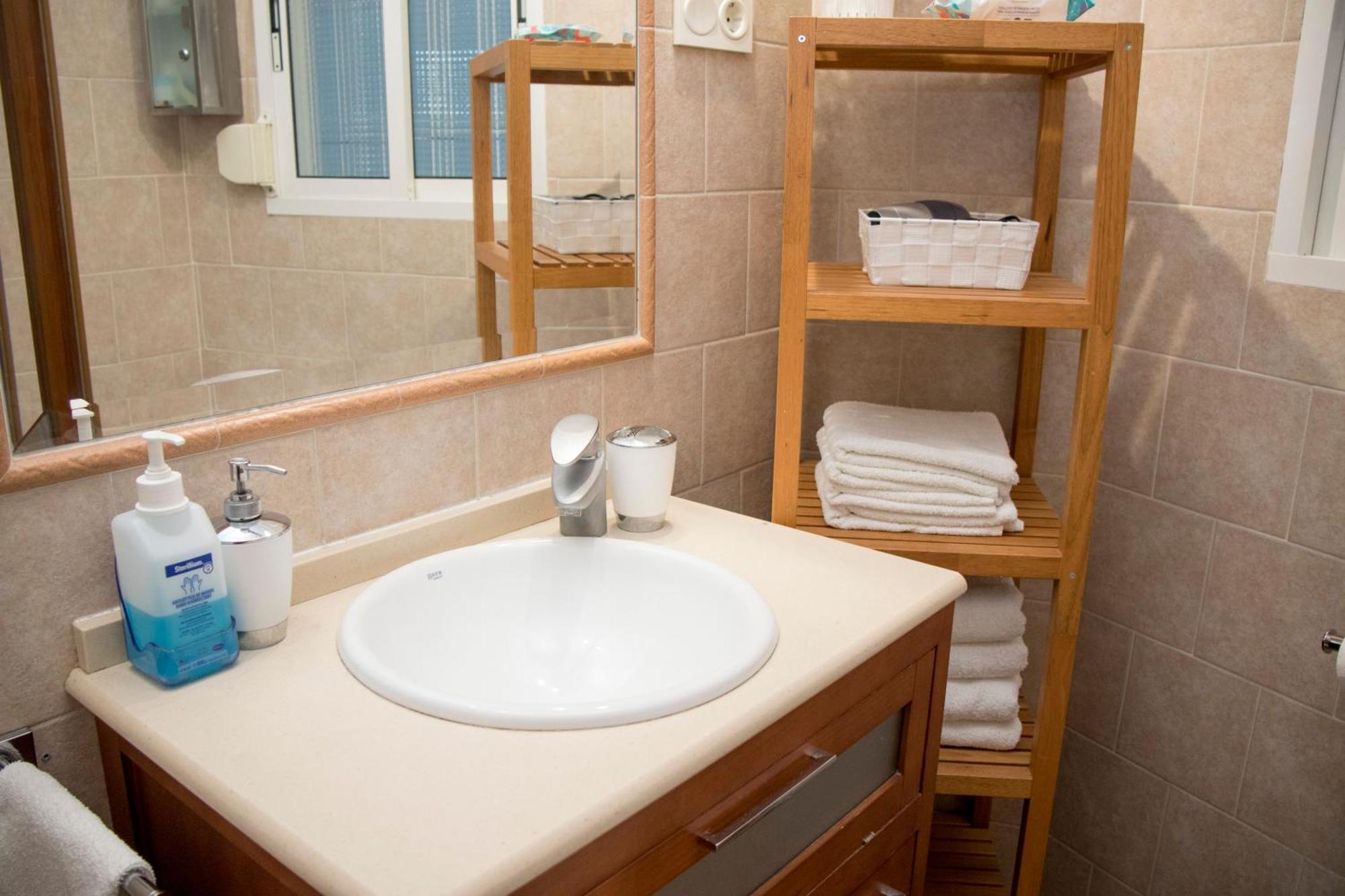 Apartamento E&R Malaga Centro- Parking Gratis Dış mekan fotoğraf