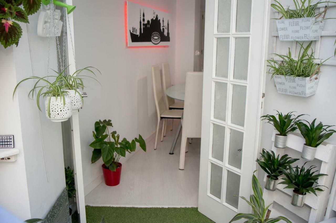 Apartamento E&R Malaga Centro- Parking Gratis Dış mekan fotoğraf